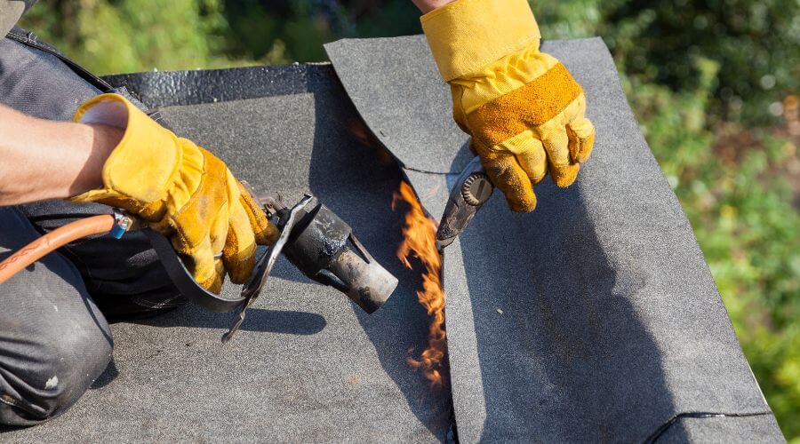 Professional gutter cleaning in Louisville, IL